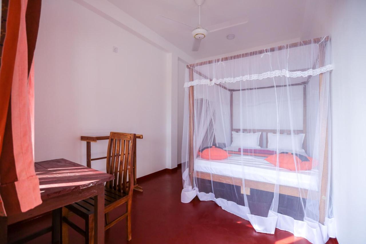 Hotel Lay Back @ Lazies Midigama East Exterior foto